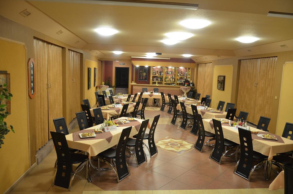 טאבור Hotel Relax U Drsu מראה חיצוני תמונה