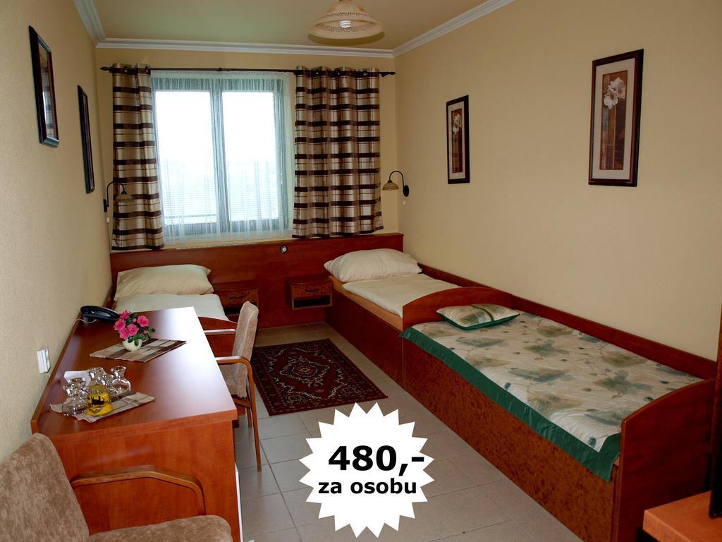 טאבור Hotel Relax U Drsu מראה חיצוני תמונה